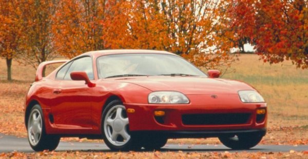 Supra MK IV не е сред най-продаваните автомобили на Toyota  дори в сравнение с конкурентите. Но значението му в гамата на японците е по-значимо от може би всеки друг модел. Роди поколения фенове на Toyota и, наред с други неща, направи марката известна във филми и игри. От главната роля във франчайза „Бързия и яростни“ до избраното превозно средство в Need for Speed - Supra MK IV е истинска икона в света на автомобилите.

Това, което изстреля Supra в стратосферата, беше неговият двигател 2JZ-GTE. Този 3,0-литров редови 6 мотор с два турбокомпресора получи фабрични 320 к.с. Но малко Supra остават на тази мощност. Благодарение на здравия блок и прецизни части - конските сили без никакъв проблем могат да скочат двойно. 

Toyota се опита да улови част от това в MK V GR Supra, който е базиран на архитектура на BMW. B58 в GR Supra също има висок потенциал за настройка, като мнозина го цитират като съвременен 2JZ-GTE. 

Това не се отрази добре на продажбите, като GR Supra изостава зад конкуренти като Porsche 718 и 911, Chevrolet Camaro, Dodge Challenger и Ford Mustang. Въпреки това Toyota вероятно смята, че е достатъчно добър, тъй като слуховете казват, че електрическото следващо поколение GR Supra е на хоризонта.